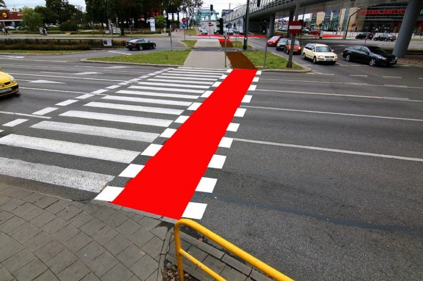 Czerwone pasy to element projektu "Sieć głównych tras...