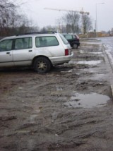 Poznań-Grunwald: Parking skarbówki nie dla petentów [ZDJĘCIA INTERNAUTY]