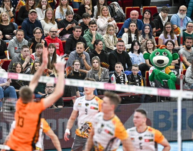 Kibice na siatkarskim meczu Trefl Gdańsk - Jastrzębski Węgiel w hali Ergo Arena