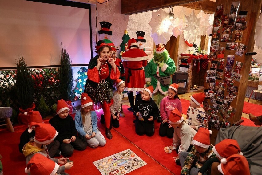 Tłumy  odwiedzały w tym roku Chatkę Świętego Mikołaja w...