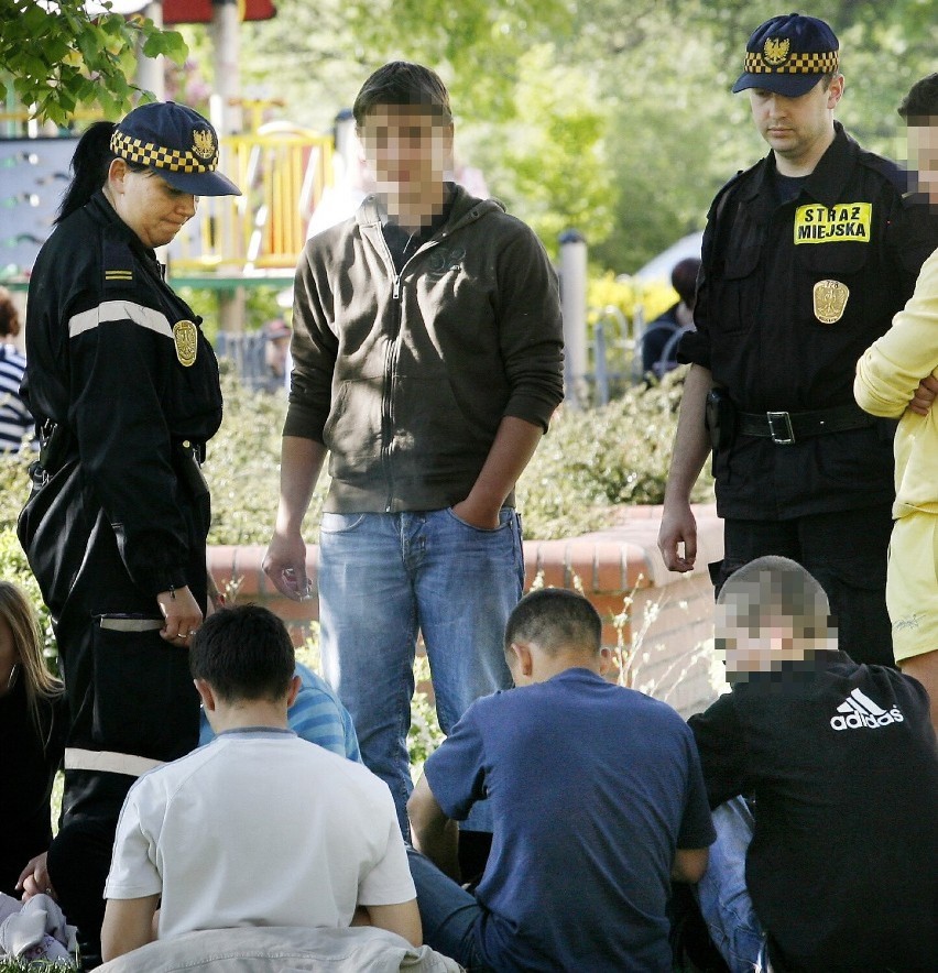 Czy spożywanie alkoholu w miejscach publicznych to spory...