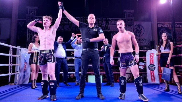 Aż 12 medali wywalczyli zawodnicy Rebelii podczas Mistrzostw Polski w Kickboxingu K-1, które odbyły się w Kartuzach.
