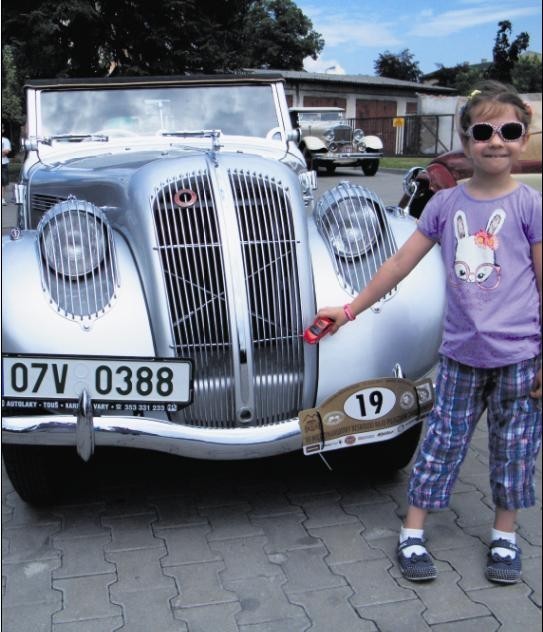 Natalka Fryjewicz, 7-letnia oświęcimianka, mimo młodego wieku jest wielką fanką starych samochodów