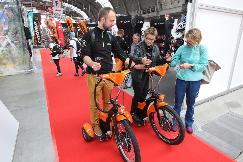 Targi rowerowe Kielce Bike-Expo. Pokazy freestyle na zakończenie imprezy [WIDEO, zdjęcia]