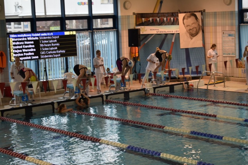 Młodzi pływacy Cartusii zdobyli 14 medali na zawodach w Lęborku