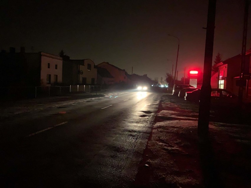 Ulica Rogozińska w Wągrowcu całkowicie ciemna