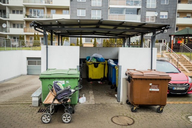 Obecnie śmieci segregujemy i wrzucamy do pięciu różnych pojemników. Czy wkrótce wystarczą nam jedynie trzy?