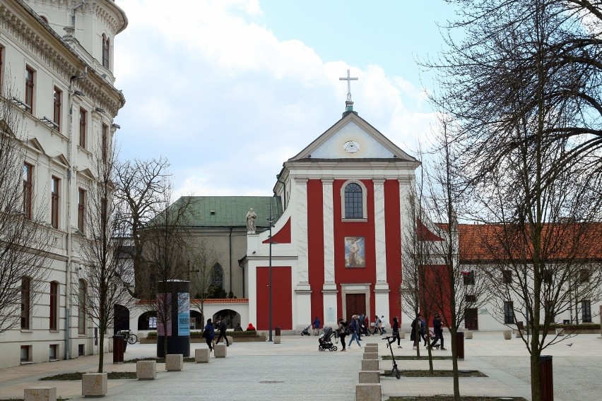 Krakowskie Przedmieście w Lublinie z początku XX wieku i teraz. Zobacz niezwykłe zdjęcia