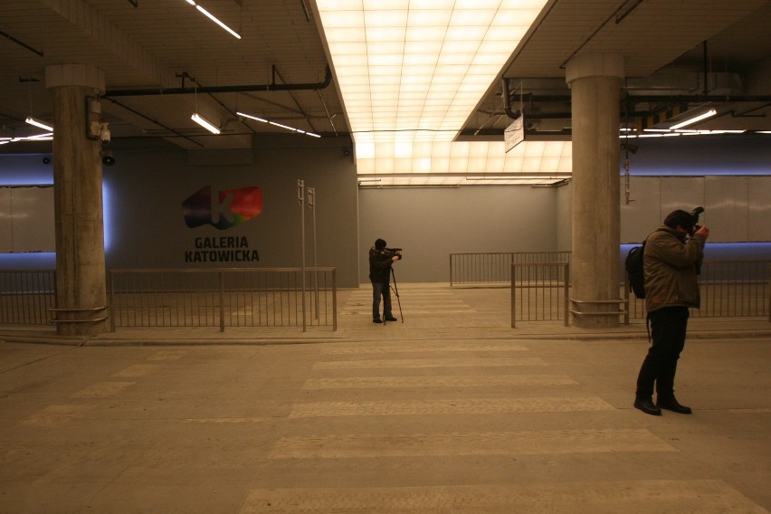 Podziemny dworzec autobusowy w Katowicach gotowy na otwarcie [ZDJĘCIA, WIDEO i MAPA]