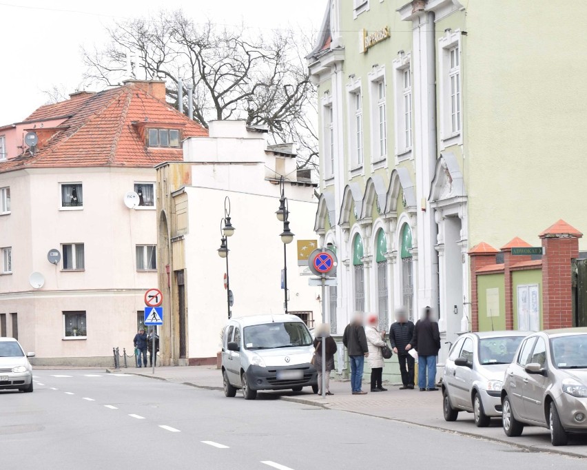 Koronawirus. W Malborku widać wzmożone środki ostrożności [ZDJĘCIA]. Limity klientów, dezynfekcja w MOPS, zmiana godzin pracy poczty