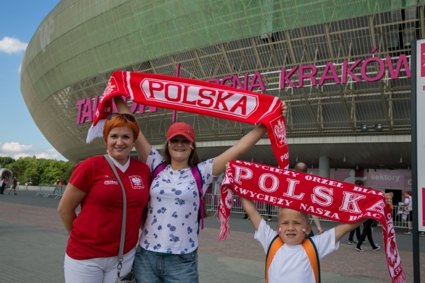 Final Six. Mecz Polska - Francja. Doping kibiców w Tauron Arenie Kraków [ZDJĘCIA]