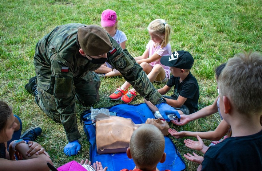 Łódzcy terytorialsi spotkali się z dziećmi z gminy Nowosolna
