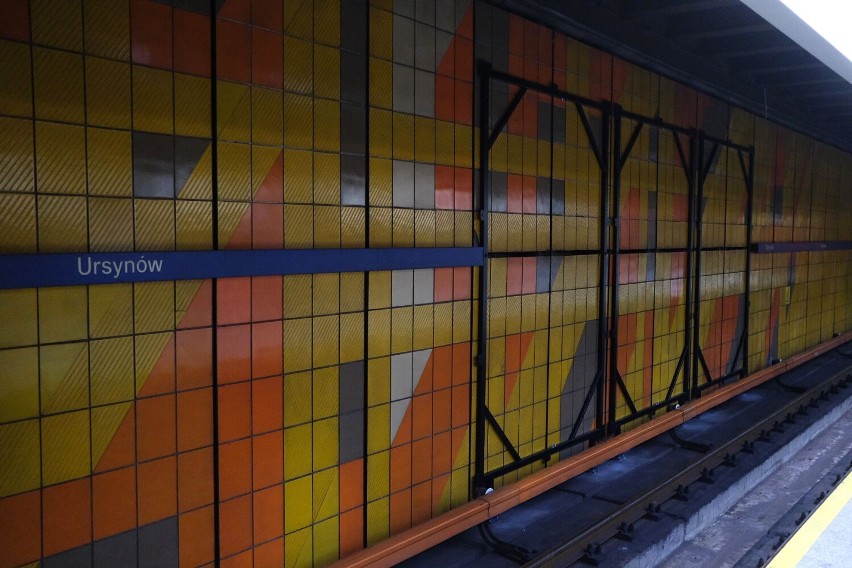 Nowe nośniki reklam w metrze instalowane na początku roku przez firmę Stroer