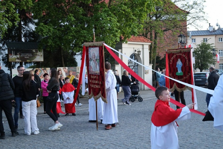 Procesja z relikwiami św. Wojciecha przeszła ulicami Gniezna