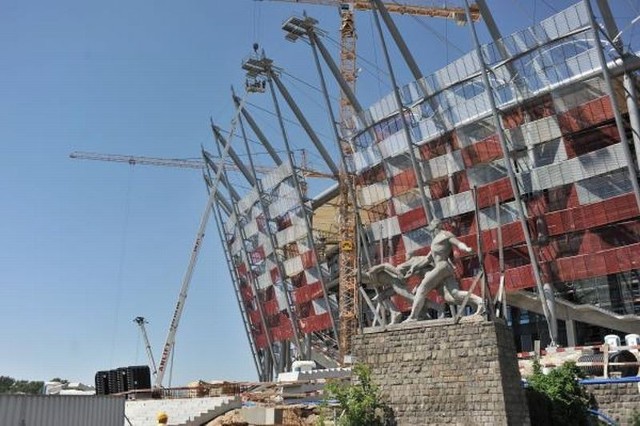 Płaskorzeźba z budynku COSu udekoruje restaurację wewnątrz Stadionu Narodowego