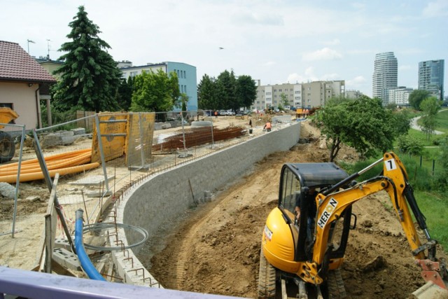 Przebudowa instalacji podziemnych na ul. Wierzbowej ma związek z budową łącznika od  al. Kopisto