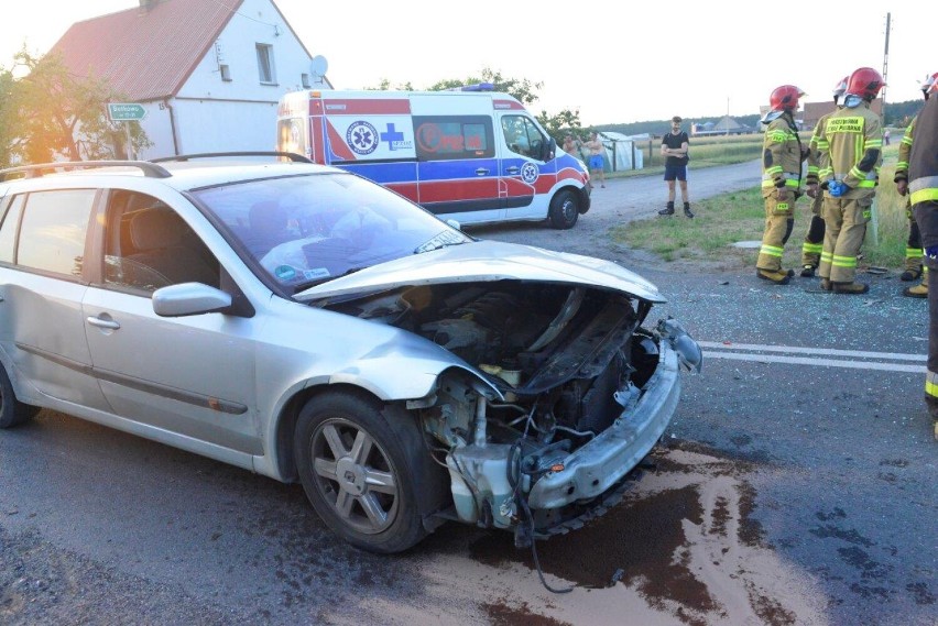 Zderzenie dwóch samochodów w Betkowie. Mamy zdjęcia z wypadku