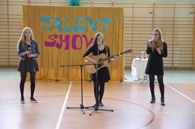 W Zespole Szkół Ponadgimnazjalnych w Sierakowicach gimnazjaliści zaprezentowali się w dorocznym konkursie Talent Show.
