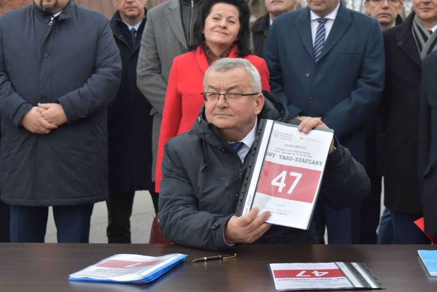 Minister Andrzej Adamczyk podpisał Program Inwestycji na...