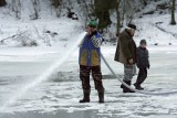 Legnica: Wędkarze dotleniają wodę