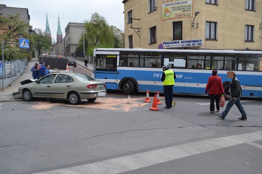 Samochody zderzyły się na skrzyżowaniu ulic: Brudnioka i...