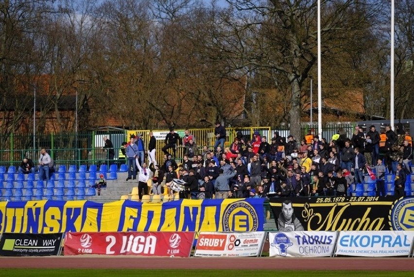 Elana Toruń pokonała 2:1 (0:1) Błękitnych Stargard w meczu...