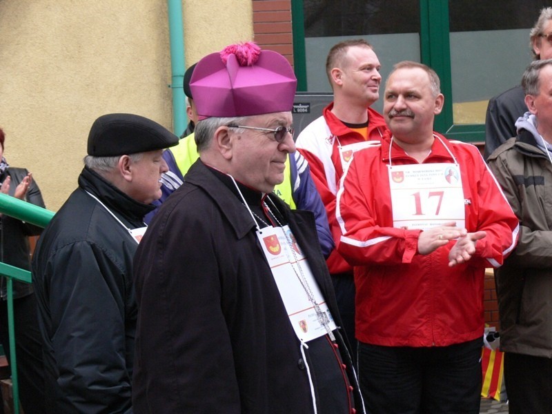 Biegacze uczcili pamięć Jana Pawła II [zdjęcia]