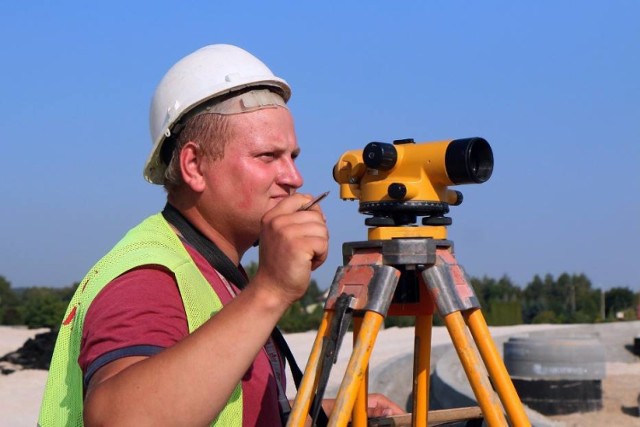 Zachodnia obwodnica Lublina już prawie gotowa (ZDJĘCIA)

Koniec listopada to termin, kiedy pojedziemy zachodnią częścią obwodnicy. 7,5-kilometrowy odcinek jezdni (trzy czwarte długości) jest już gotowy.

