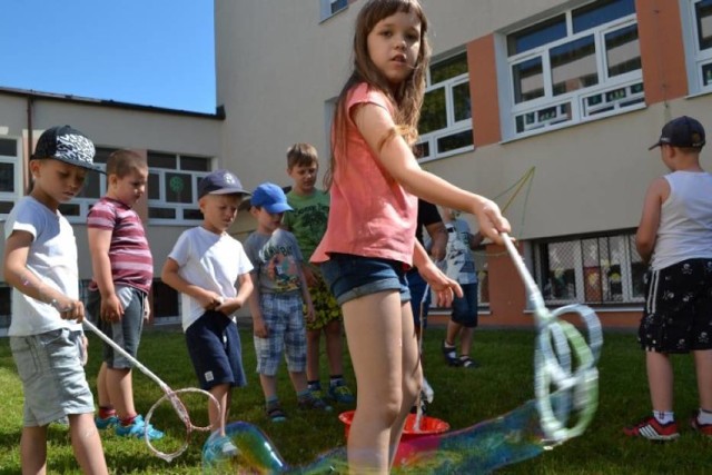 Nowy Dwór Gdański. W sobotę, 3 czerwca na rodzinny festyn zaprasza nowodworska Szkoła Podstawowa nr 2. Zabawa na szkolnym boisku rozpocznie się punktualnie o godzinie 10.00.