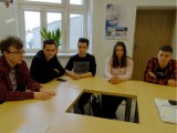 Uczniowie I LO przygotowują się do Sejmu Dzieci i Młodzieży [FOTO]