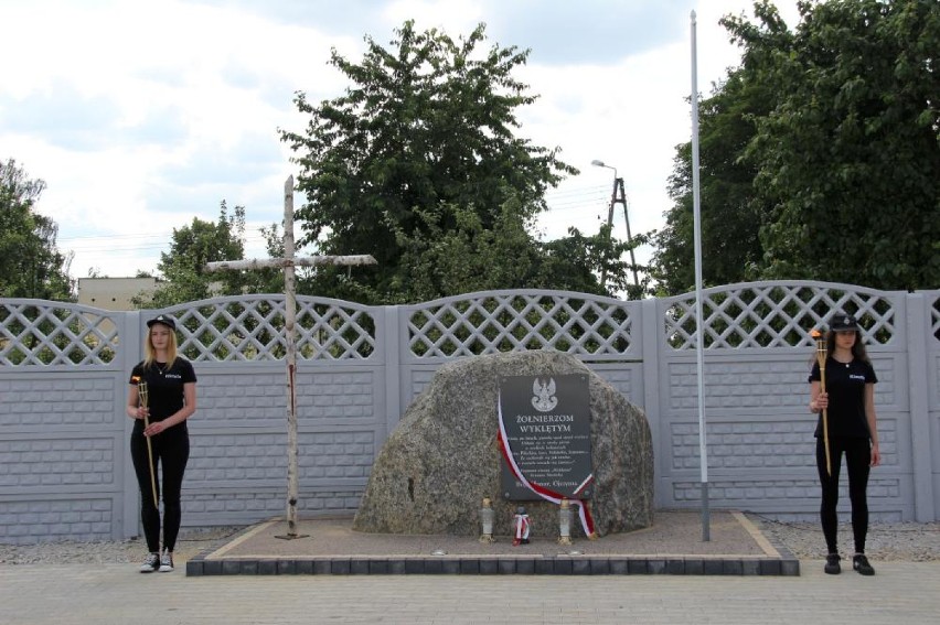 Poświęcenie pomnika żołnierzy wyklętych w Wielowsi [FOTO]