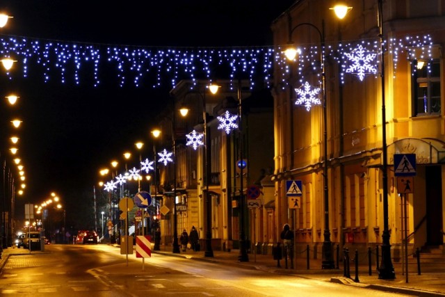 Boże Narodzenie 2020, Piotrków: Świąteczne iluminacje na ulicach Piotrkowa