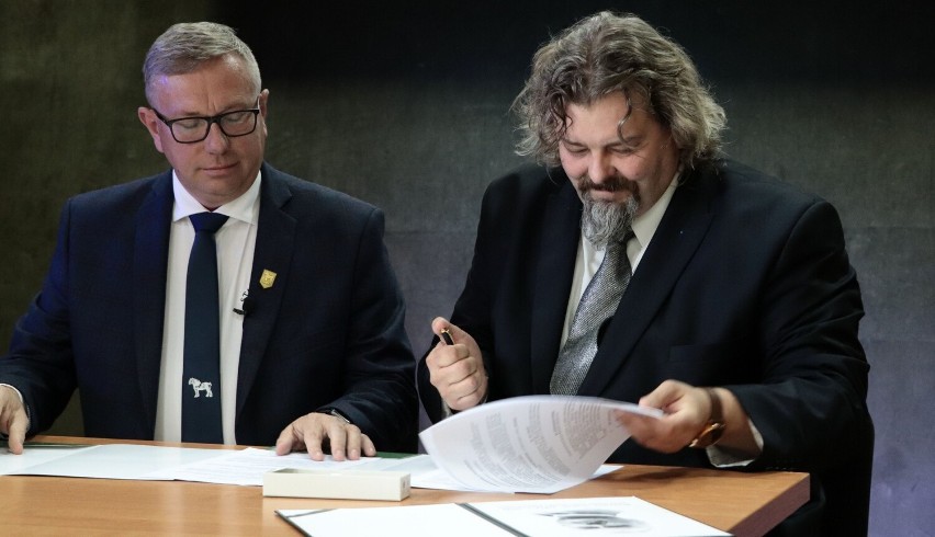 Umowę o współpracy podpisali: Jacek Rafalski, prezes Zarządu...