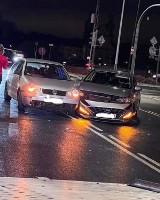 Wypadek z udziałem trzech aut na rondzie Grunwaldzkim w Krakowie