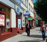 PIENIĄDZE - Klienci Invest-Banku dostali cudze karty - alarmuje klientka z Krotoszyna