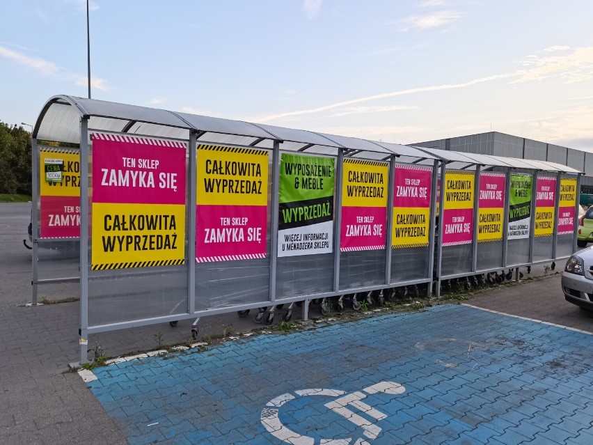 Szamotuły. Tesco zamieni się w Netto. Trwa wielka wyprzedaż. Kiedy obiekt zostanie zamknięty?