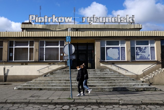 Starostwo w Piotrkowie kupuje dworzec PKS w Piotrkowie. Jak zamierza zagospodarować nieruchomość, a przede wszystkim budynek poczekalni?