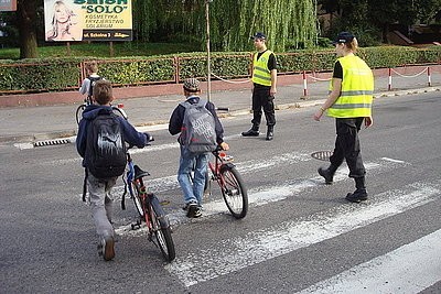 Kłobuck: Policja ma nowych pomocników. To uczniowie klas mundurowych [ZDJĘCIA]