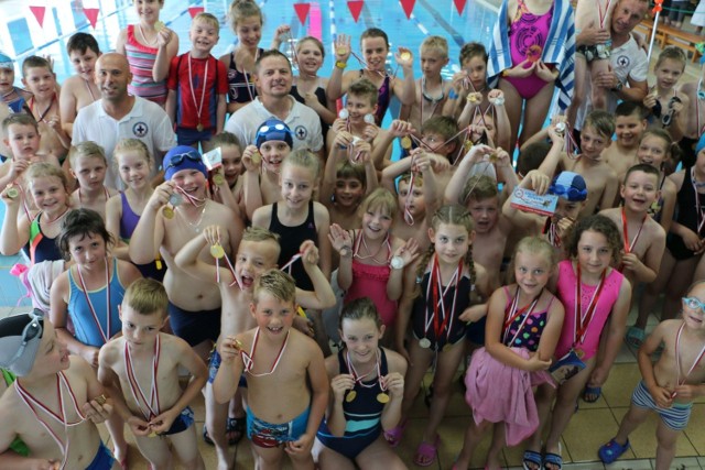 To już trzecia Familiada Pływacka organizowana przez lipnowskie WOPR. Wzięło w niej udział ponad 70 młodych pływaków, uczniów szkółki prowadzonej przez ratowników. 


Pogoda na dzień (14.06.2016) | KUJAWSKO-POMORSKIE
TVN Meteo Active

