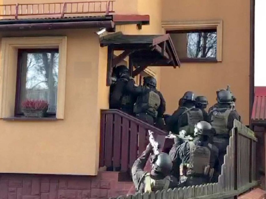 Porywacze z Bielska-Białej skazani. Przebierali się za policjantów i porywali ludzi dla okupu