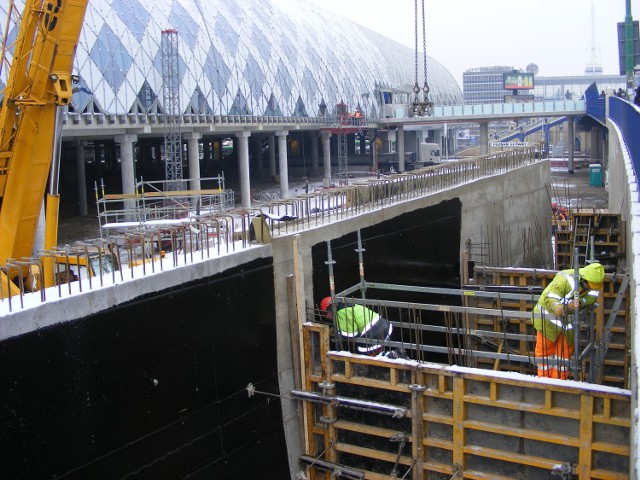 Rozpoczęto budowę tunelu, jaki w przyszłości będzie pod  torowiskiem tramwajowym i jezdnią ulicy Matyi