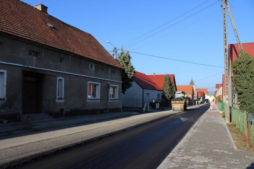 Zbliża się koniec przebudowy drogi w Brzegu Głogowskim