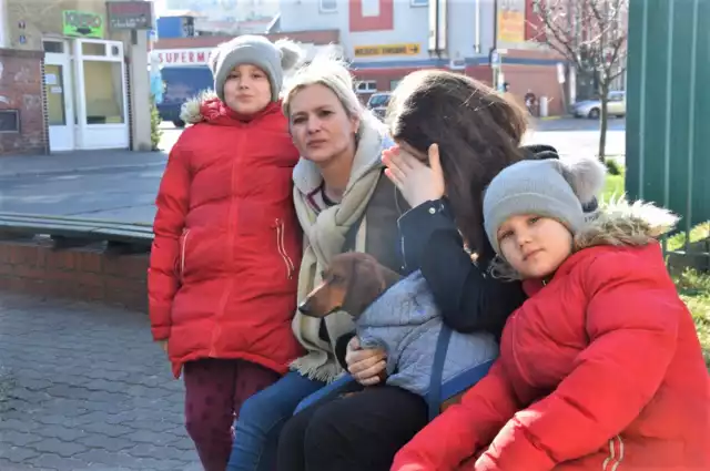 Dorota Baranowska i jej 3 córki nie mogą zostać w akademiku. Mają psa, a regulamin zabrania trzymania zwierząt w pokojach
