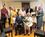 Złote Gody w Dobroszycach. Wójt Artur Ciosek wręczył mieszkańcom medale za wieloletnie pożycie małżeńskie 
