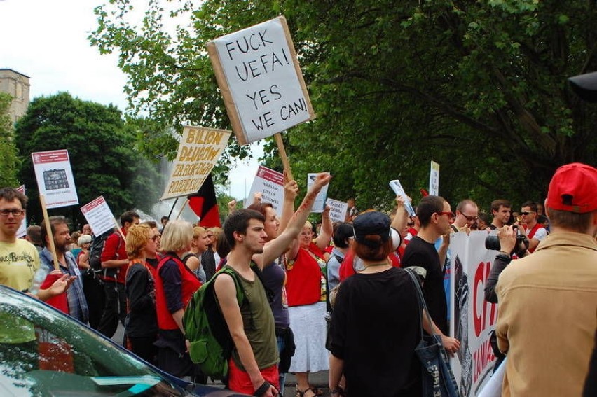 „Chleba zamiast igrzysk” - demonstracja przeciwko Euro w Poznaniu