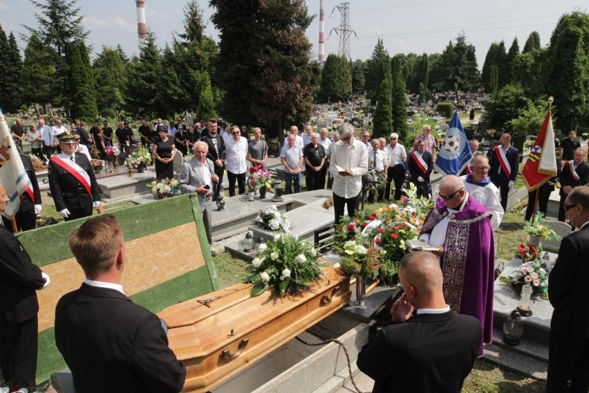 Pogrzeb Józefa Gałeczki w Sosnowcu. 

Zobacz kolejne...