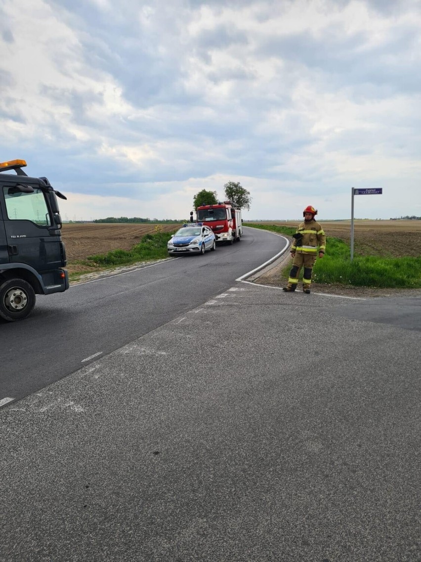 W Papowie Biskupim zderzyły się opel corsa i volkswagen...