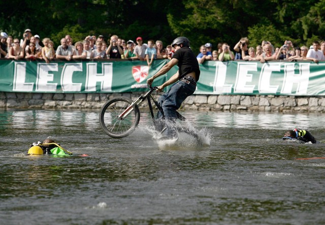 Festiwal rowerowy szklarska poręba: w niedzielę  widowiskowe skoki do wody