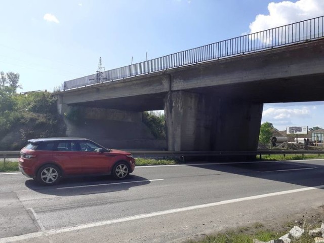 Most kolejowy nad DK1 w Czechowicach-Dziedzicach zostanie wyburzony w weekend 26-28 czerwca. Objazd poprowadzony jest ulicami Czechowic-Dziedzic.