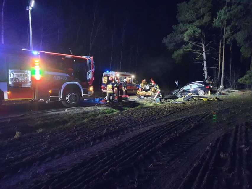 Sława: Zderzenie trzech samochodów między Lubogoszczą a Lubiatowem. Są poszkodowani